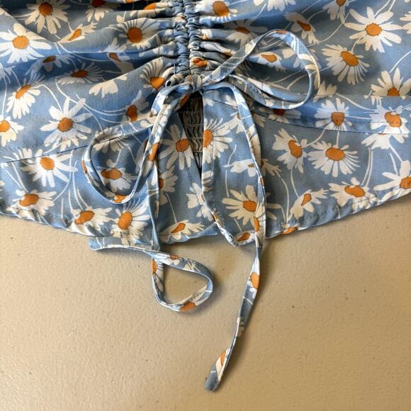 Milk & Honey Women's Blue Daisy Gathered Front Elastic Back Halter Top Medium - Picture 2 of 7